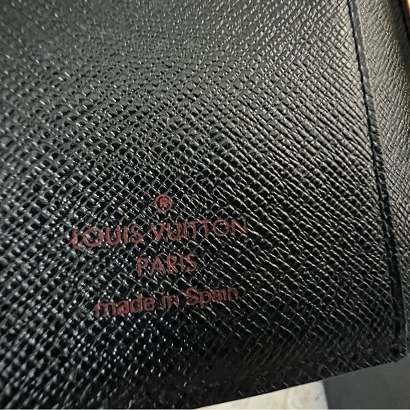 🔥 Authentic Louis Vuitton Black Epi PM Agenda Passport Holder - Picture 6 of 16